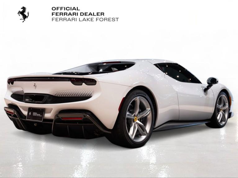 http://www.koenigseggchicago.com/galleria_images/153/153_p10_f.jpg
