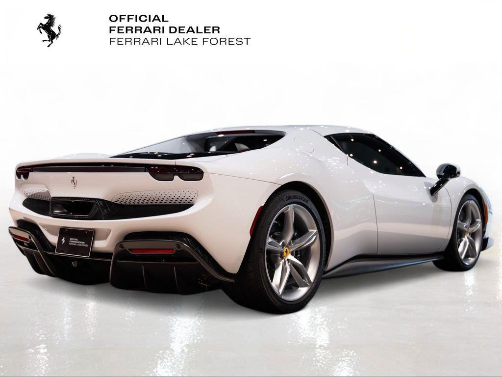 http://www.koenigseggchicago.com/galleria_images/153/153_p10_l.jpg