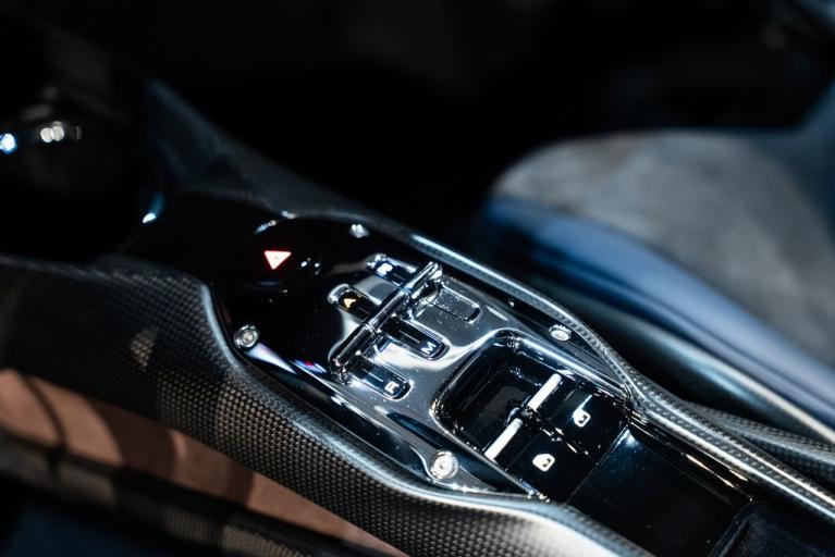 http://www.koenigseggchicago.com/galleria_images/153/153_p32_f.jpg