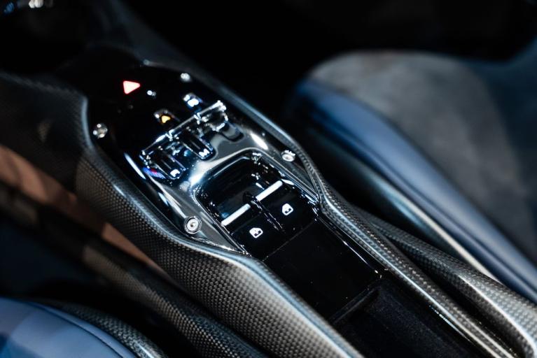 http://www.koenigseggchicago.com/galleria_images/153/153_p33_f.jpg
