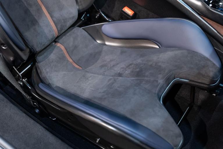 http://www.koenigseggchicago.com/galleria_images/153/153_p36_f.jpg