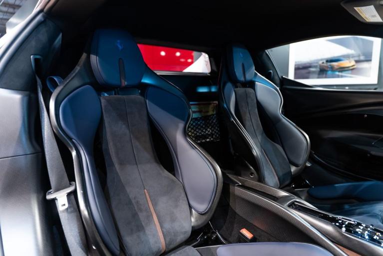 http://www.koenigseggchicago.com/galleria_images/153/153_p37_f.jpg