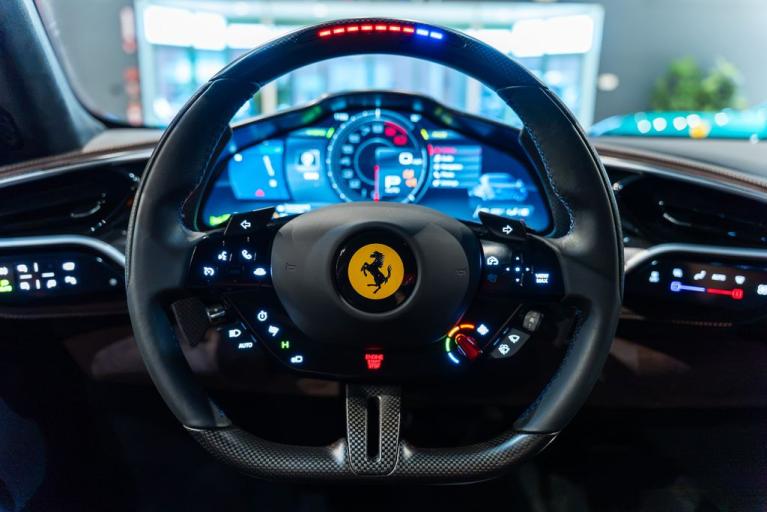 http://www.koenigseggchicago.com/galleria_images/153/153_p5_f.jpg