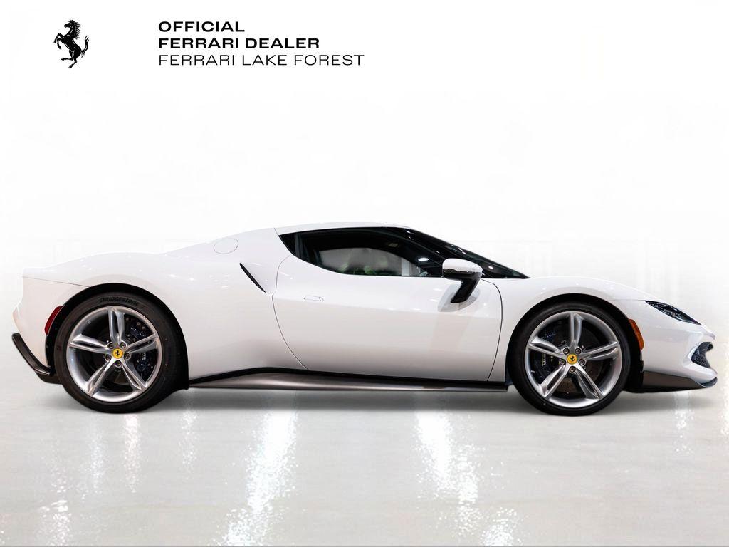 http://www.koenigseggchicago.com/galleria_images/153/153_p9_l.jpg