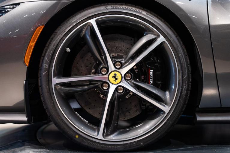 http://www.koenigseggchicago.com/galleria_images/154/154_p13_f.jpg