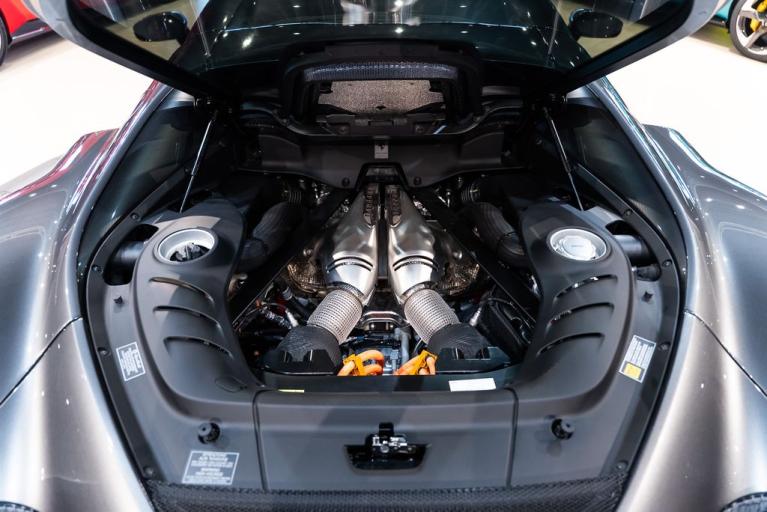 http://www.koenigseggchicago.com/galleria_images/154/154_p18_f.jpg