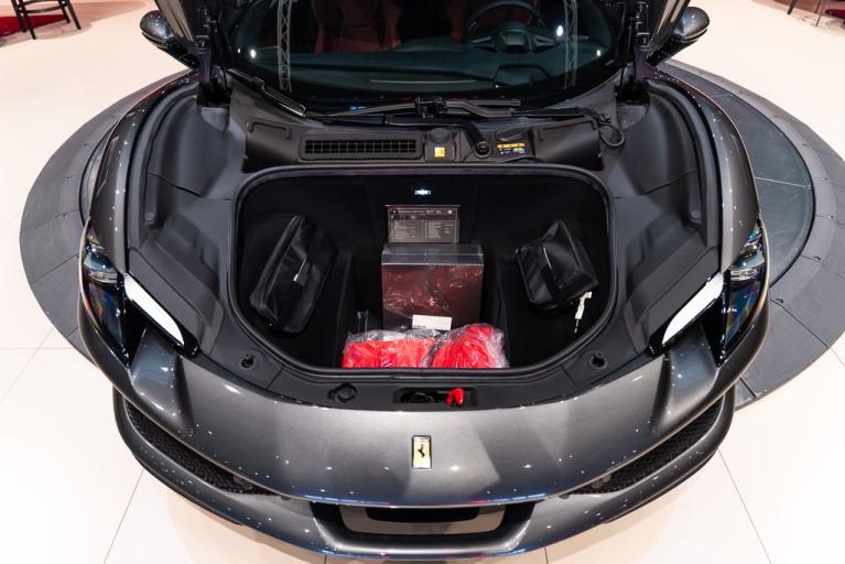 http://www.koenigseggchicago.com/galleria_images/154/154_p21_f.jpg
