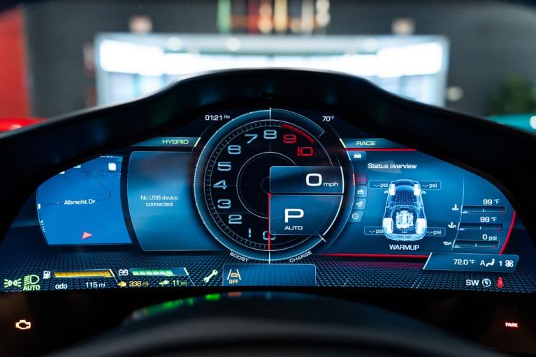 http://www.koenigseggchicago.com/galleria_images/154/154_p28_f.jpg