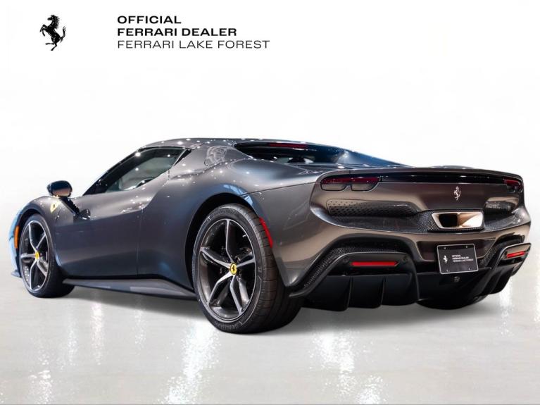 http://www.koenigseggchicago.com/galleria_images/154/154_p2_f.jpg
