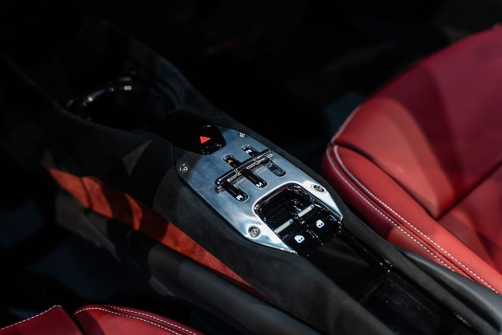 http://www.koenigseggchicago.com/galleria_images/154/154_p34_l.jpg