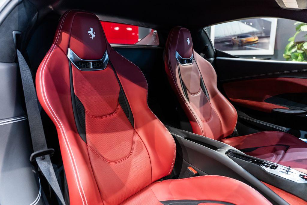 http://www.koenigseggchicago.com/galleria_images/154/154_p40_l.jpg