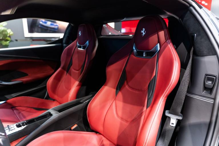 http://www.koenigseggchicago.com/galleria_images/154/154_p4_f.jpg