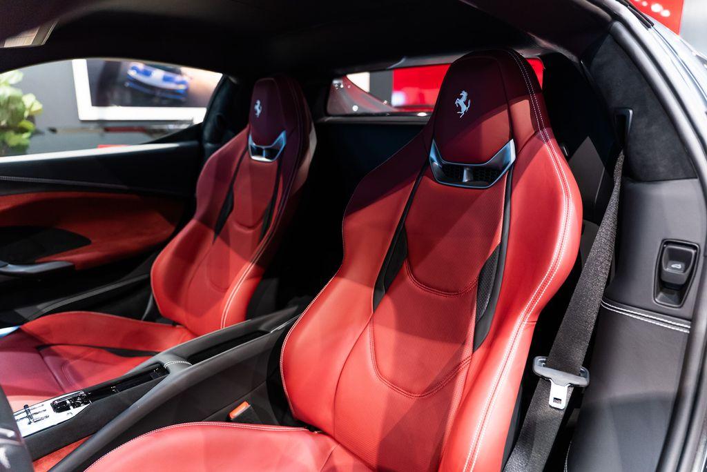 http://www.koenigseggchicago.com/galleria_images/154/154_p4_l.jpg