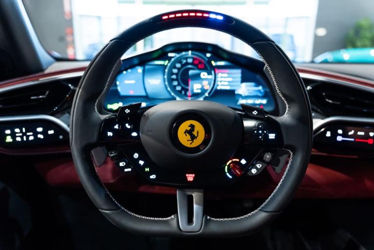 http://www.koenigseggchicago.com/galleria_images/154/154_p5_f.jpg