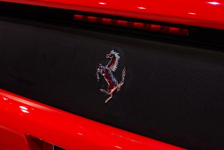 http://www.koenigseggchicago.com/galleria_images/156/156_p18_f.jpg