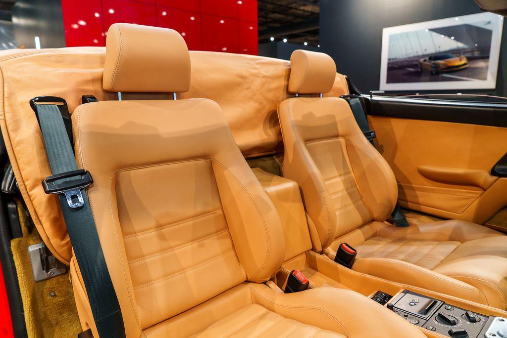 http://www.koenigseggchicago.com/galleria_images/156/156_p42_l.jpg