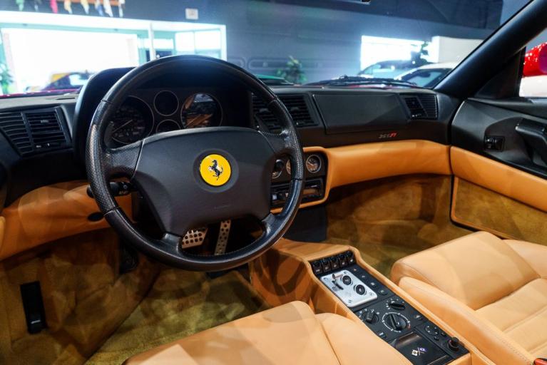 http://www.koenigseggchicago.com/galleria_images/156/156_p44_f.jpg