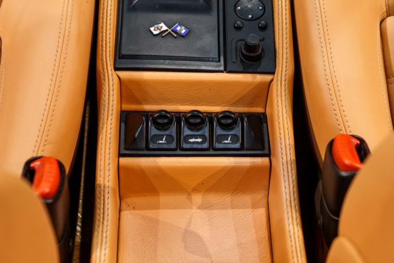http://www.koenigseggchicago.com/galleria_images/156/156_p46_f.jpg