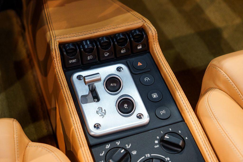 http://www.koenigseggchicago.com/galleria_images/156/156_p47_l.jpg