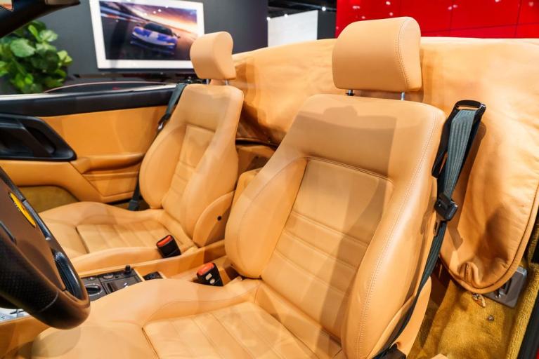 http://www.koenigseggchicago.com/galleria_images/156/156_p4_f.jpg