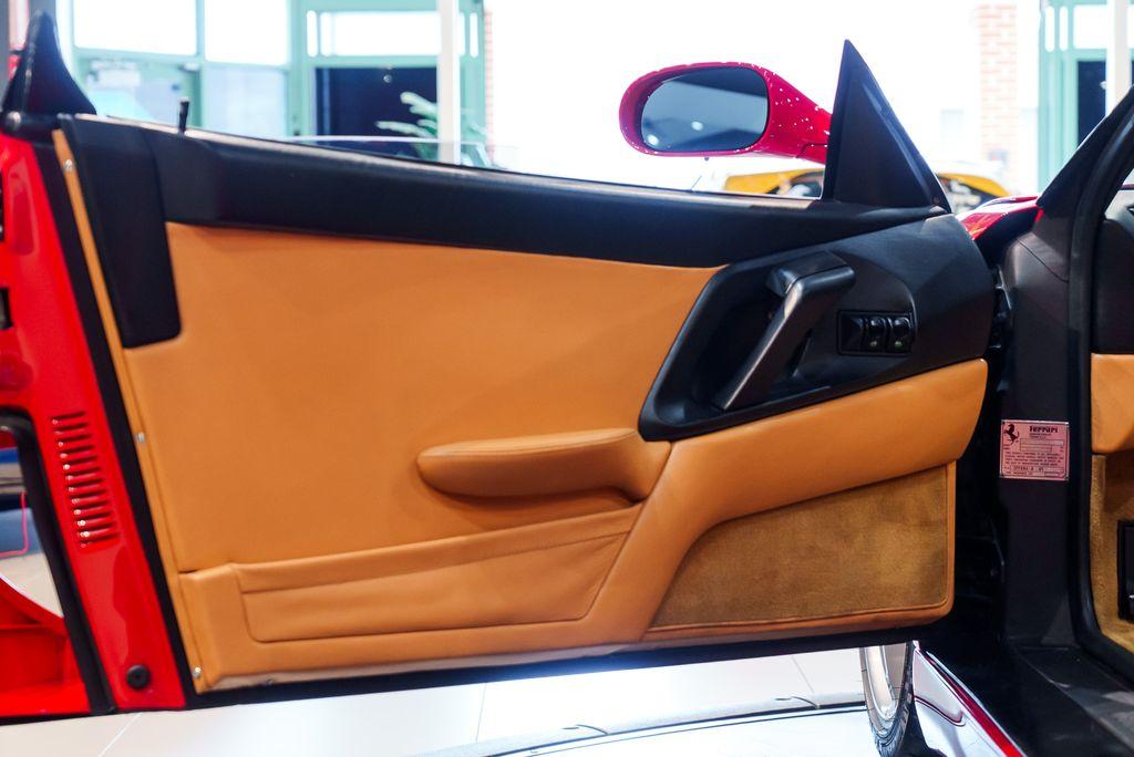 http://www.koenigseggchicago.com/galleria_images/156/156_p52_l.jpg