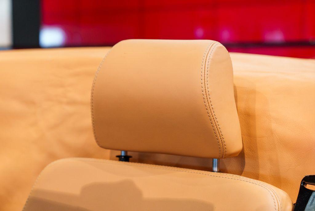 http://www.koenigseggchicago.com/galleria_images/156/156_p6_l.jpg
