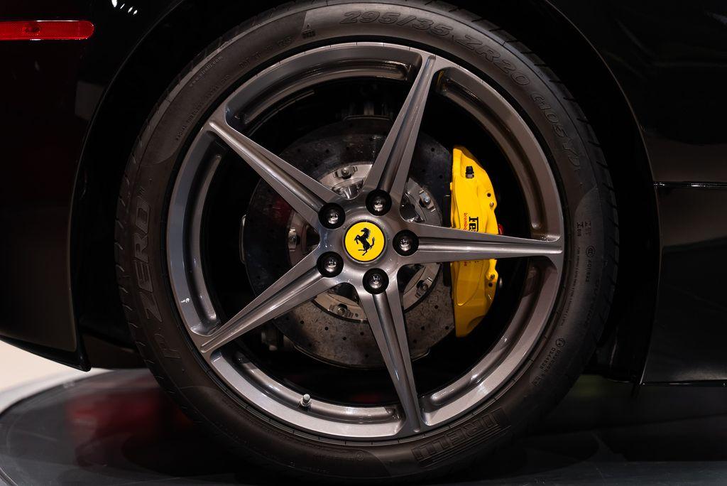 http://www.koenigseggchicago.com/galleria_images/157/157_p15_l.jpg