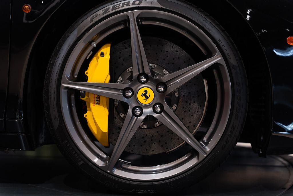 http://www.koenigseggchicago.com/galleria_images/157/157_p16_l.jpg