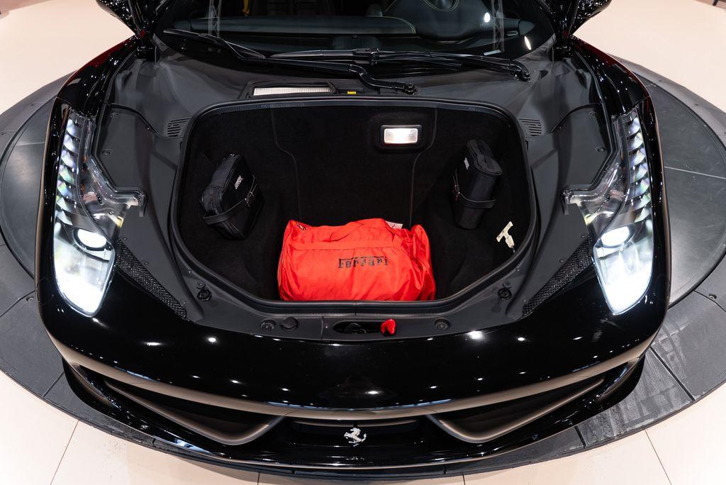 http://www.koenigseggchicago.com/galleria_images/157/157_p17_l.jpg