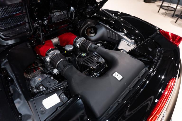http://www.koenigseggchicago.com/galleria_images/157/157_p19_f.jpg
