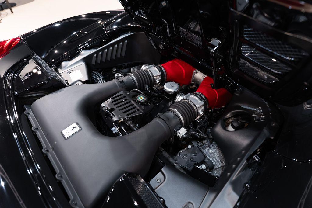 http://www.koenigseggchicago.com/galleria_images/157/157_p22_l.jpg