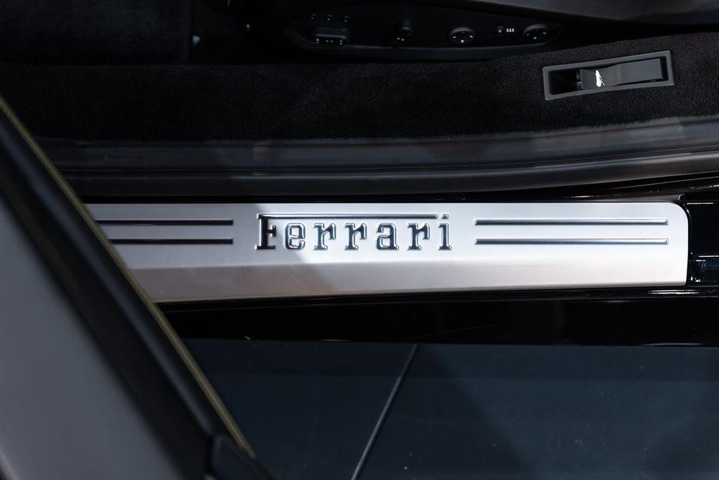http://www.koenigseggchicago.com/galleria_images/157/157_p25_l.jpg