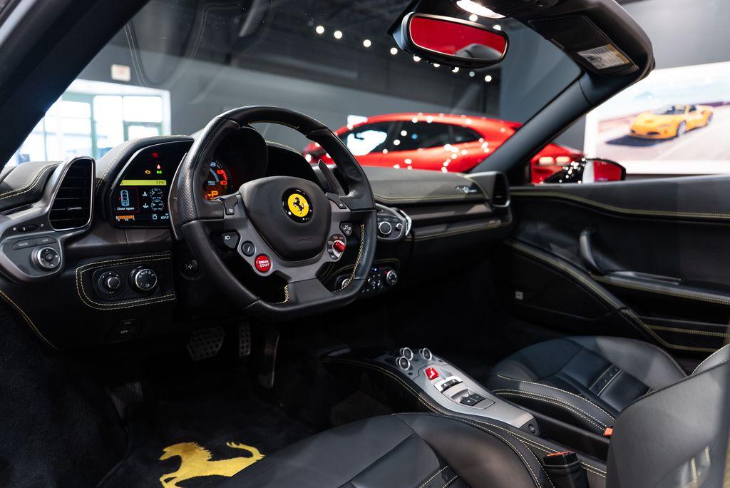http://www.koenigseggchicago.com/galleria_images/157/157_p27_l.jpg