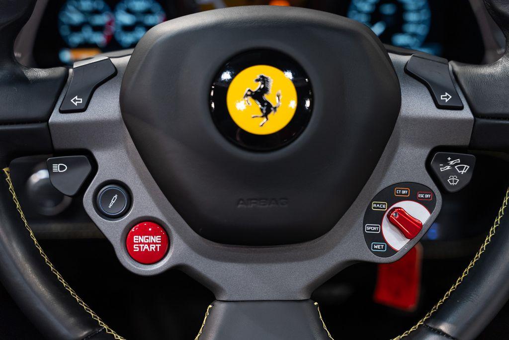 http://www.koenigseggchicago.com/galleria_images/157/157_p28_l.jpg
