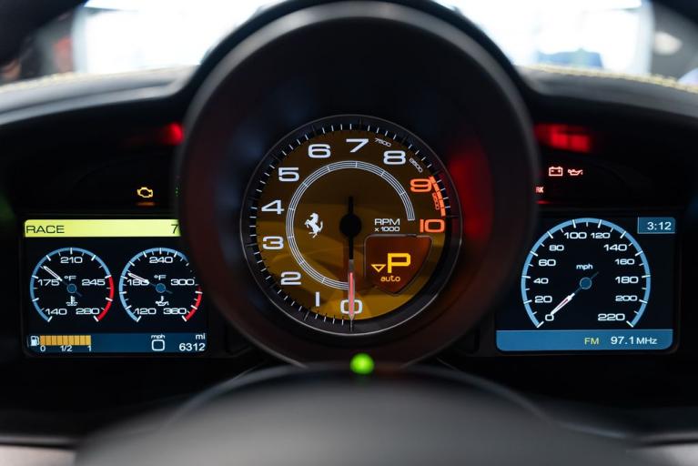 http://www.koenigseggchicago.com/galleria_images/157/157_p29_f.jpg
