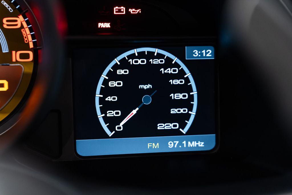 http://www.koenigseggchicago.com/galleria_images/157/157_p32_l.jpg