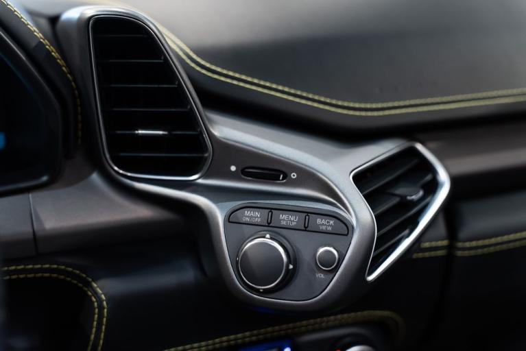 http://www.koenigseggchicago.com/galleria_images/157/157_p35_f.jpg