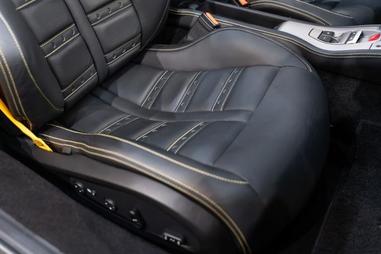 http://www.koenigseggchicago.com/galleria_images/157/157_p44_f.jpg