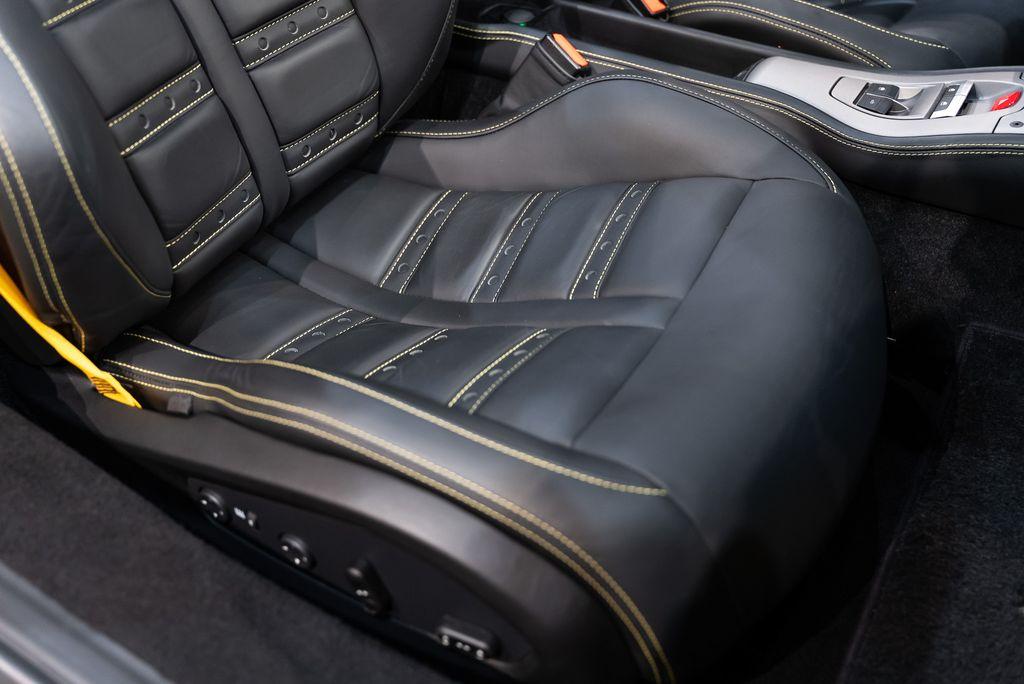 http://www.koenigseggchicago.com/galleria_images/157/157_p44_l.jpg