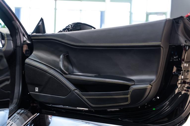 http://www.koenigseggchicago.com/galleria_images/157/157_p45_f.jpg
