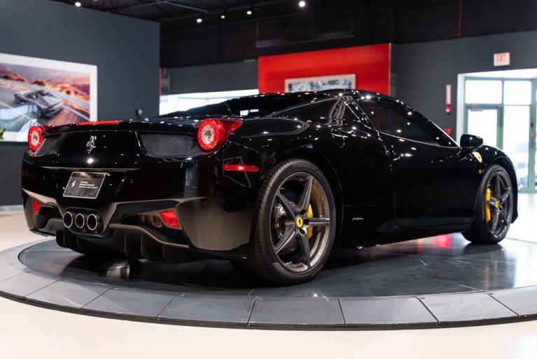 http://www.koenigseggchicago.com/galleria_images/157/157_p49_f.jpg