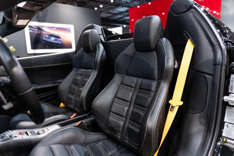 http://www.koenigseggchicago.com/galleria_images/157/157_p4_f.jpg