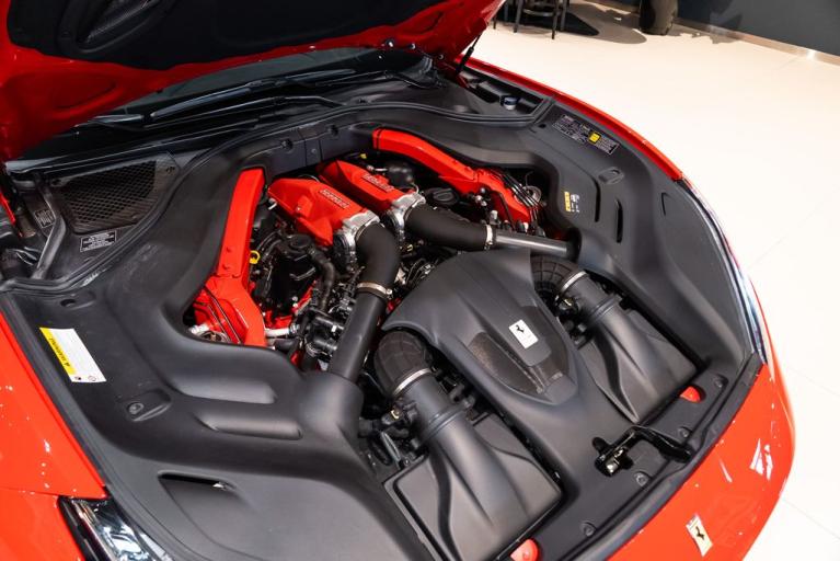 http://www.koenigseggchicago.com/galleria_images/158/158_p17_f.jpg