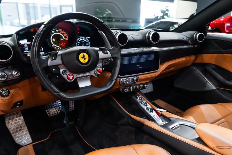 http://www.koenigseggchicago.com/galleria_images/158/158_p29_f.jpg