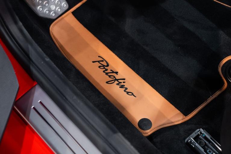 http://www.koenigseggchicago.com/galleria_images/158/158_p30_f.jpg