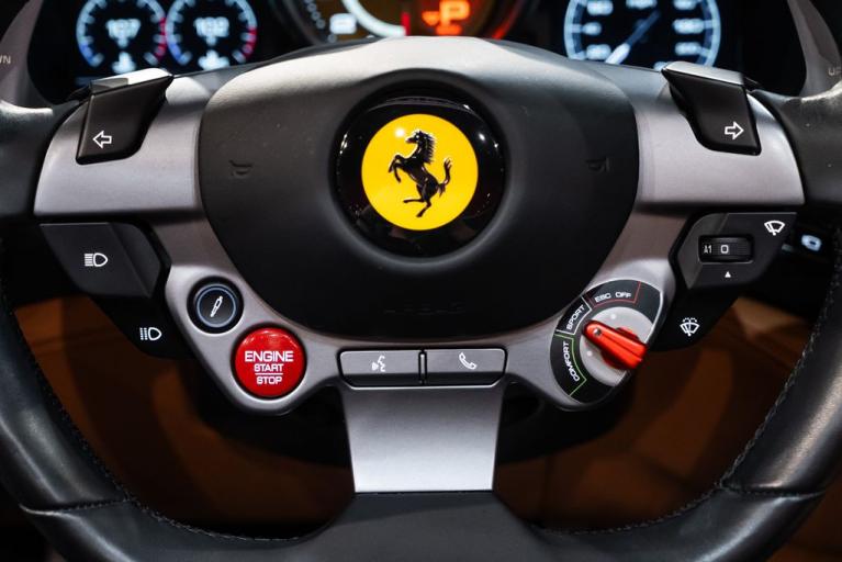http://www.koenigseggchicago.com/galleria_images/158/158_p31_f.jpg