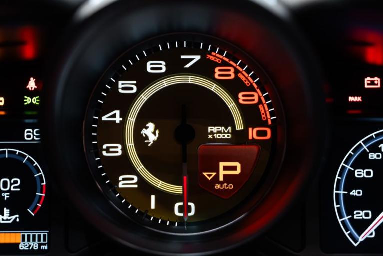 http://www.koenigseggchicago.com/galleria_images/158/158_p34_f.jpg