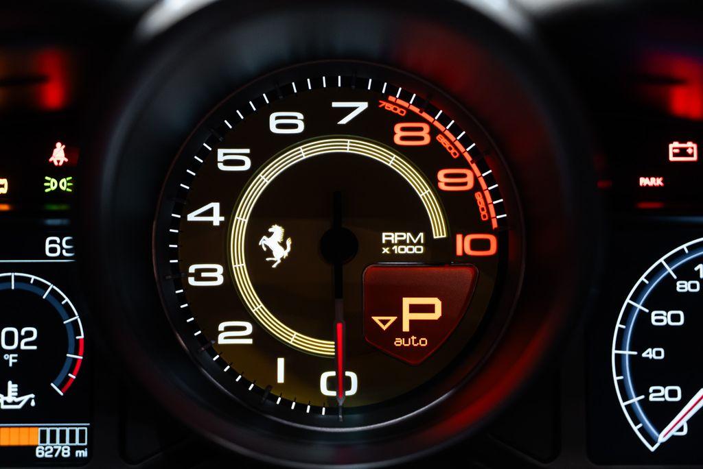 http://www.koenigseggchicago.com/galleria_images/158/158_p34_l.jpg