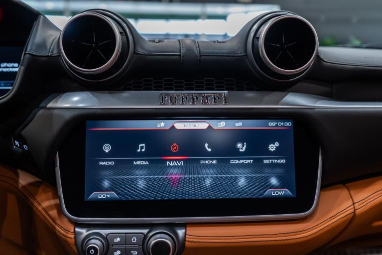 http://www.koenigseggchicago.com/galleria_images/158/158_p40_f.jpg