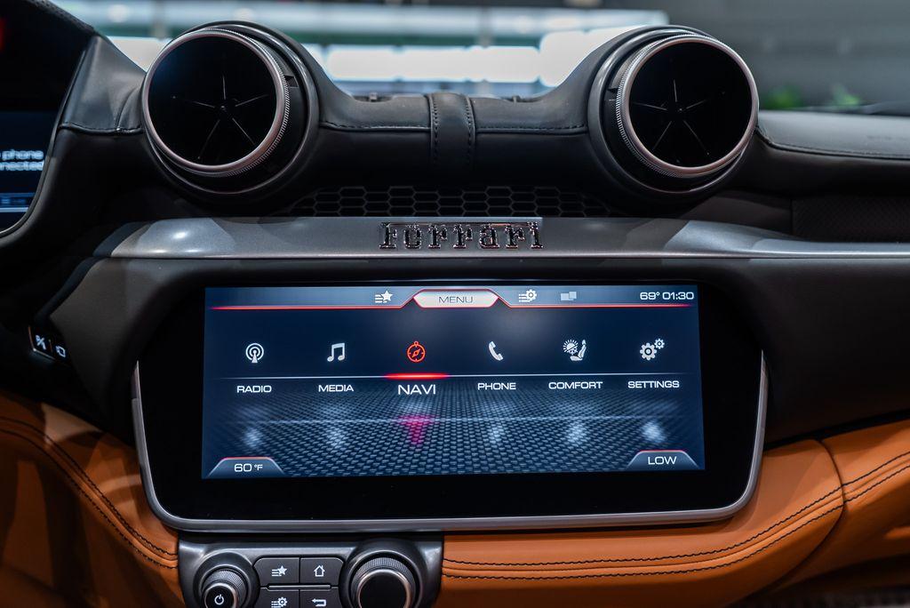 http://www.koenigseggchicago.com/galleria_images/158/158_p40_l.jpg